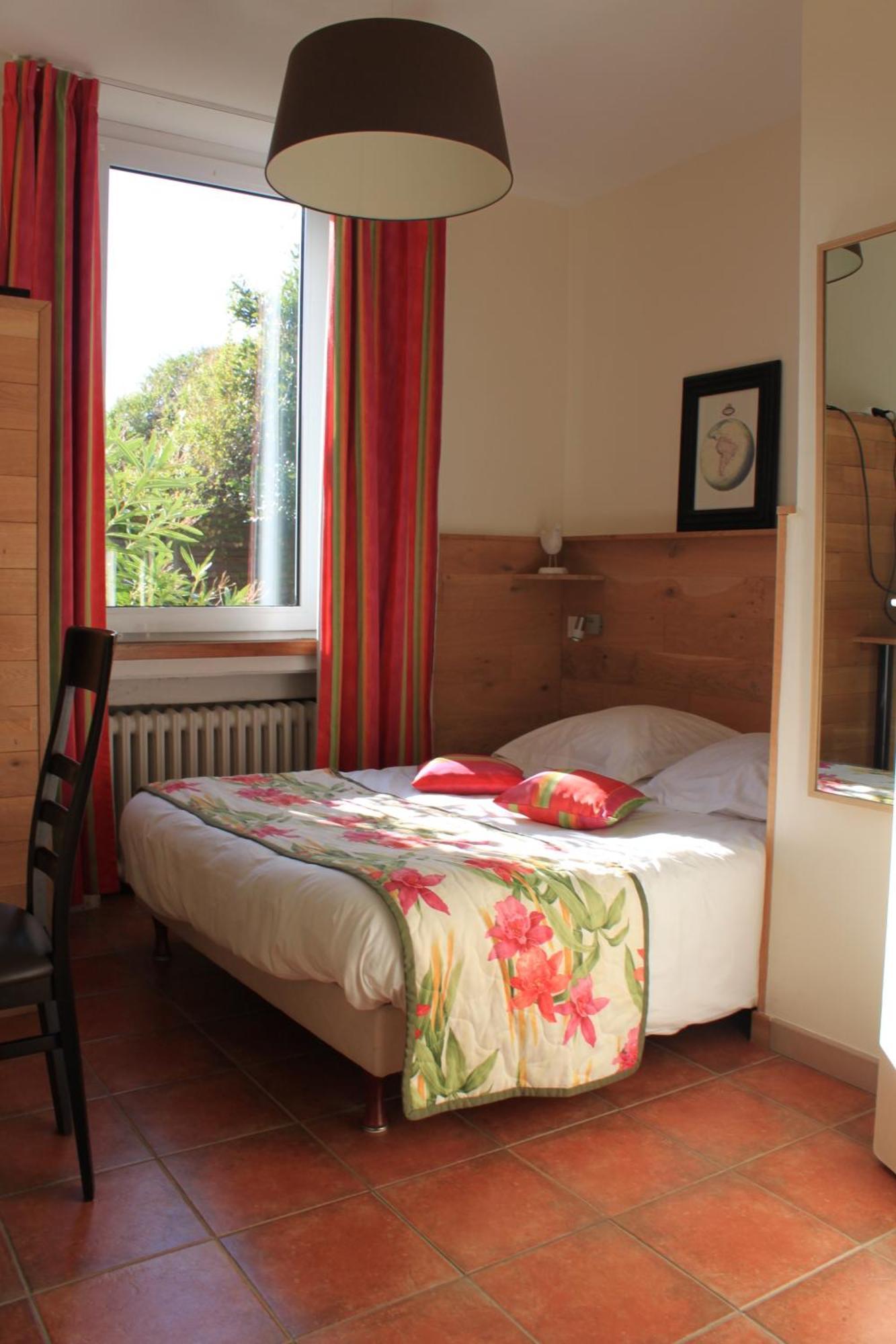 Hotel Beausejour Erquy Bagian luar foto